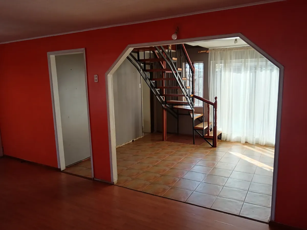 Imagen 2 de 12 de Casa Amplia, 4 Dormitorios, 2 Baños, Antijardín, Sala Lavado