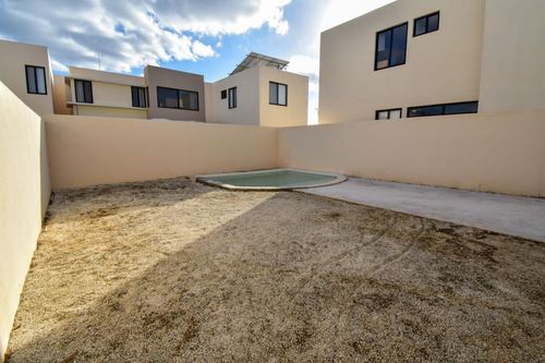 Casa En Venta En Mérida, Privada Andres, Cumbres De Novonorte, Conkal