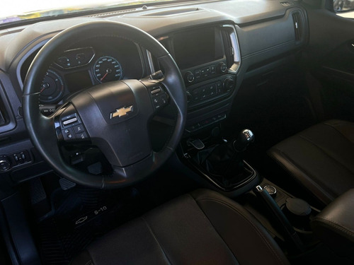 Imagen 5 de 10 de Chevrolet S10 High Country 4x4 Manual - 2017 - Hermosa!
