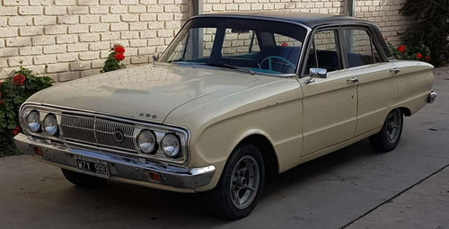 Ford Falcon Deluxe