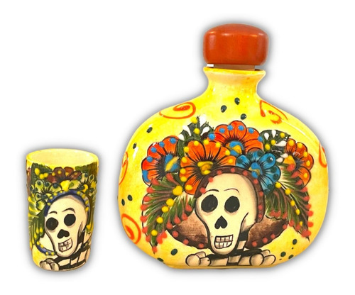 Licorera Mis Amores Tequilero Y Caballitos Color Amarillo De 1l
