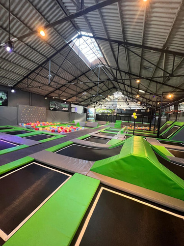 Parque De Camas Elasticas, Una Diversion Para Todos!