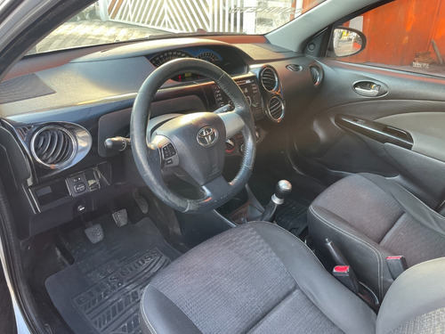 Imagem 5 de 11 de Toyota Etios Cross 1.5 Flex Completo 2014 Autos Rr