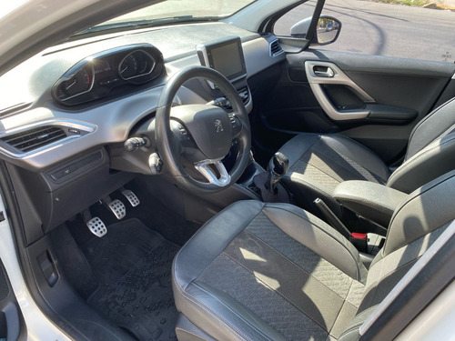 Peugeot 208 1.6 Feline