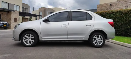 Renault Logan 1.6 Privilege / Intens