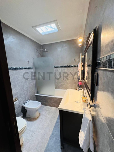 Casa De 5 Dormitorios En Excelente Zona De City Bell