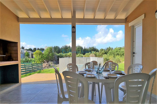 Costa Esmeralda Venta Casa Barrio Residencial 0100 Piscina