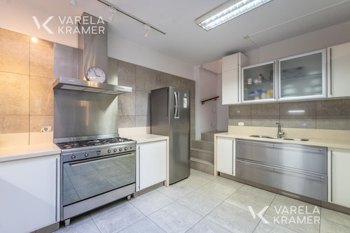 Casa En Venta En Martínez