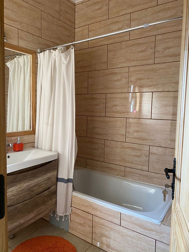 Casa En Venta De 7 Dorm. En Puerto Varas