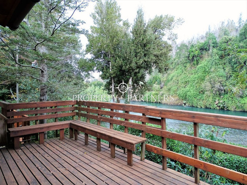 Gran Casa A Orillas De Río Toltén