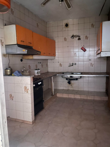 Av. Juan Bautista Alberdi 5800, Caba / Gran Ph En Block Con 2 Deptos Y 1 Local /355m2 / U$s 330.000