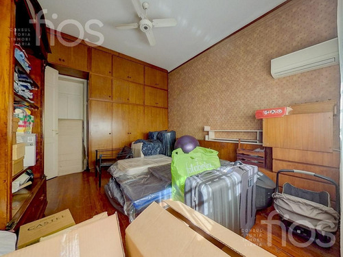 Venta Casa 6 Dormitorios Cochera Jardín Dos Plantas En Barrio Roque Saenz Peña