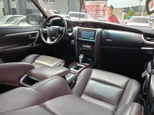 Toyota Fortuner 2.8 SRV