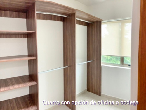 Venta De Casa En Condado Del Valle Metepec, 4 Rec.