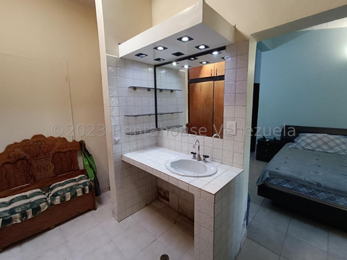24-13391 Hermosa Casa En Venta, Urb. Los Samanes, Maracay Mord