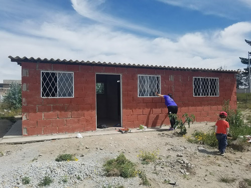 Se Vende Terreno Con Pequeña Casa De Construcción, Sector Calderon, San Juan De Bellavista.