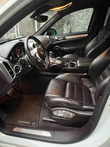 Porsche Cayenne 4.8 V8 Turbo S 5p