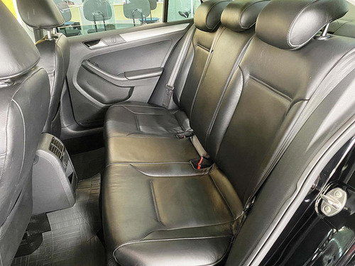 Imagem 11 de 25 de Volkswagen - Jetta 2.0 Trendline Tiptronic Flex Aut. - 2016