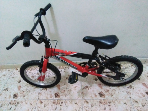 Bicicleta Pequeña Roja Usada 