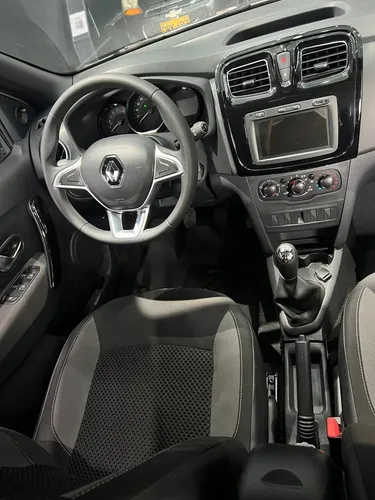 Renault Logan 1.6 Privilege / Intens