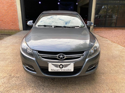 Imagem 3 de 11 de Jac J5 Sedan
