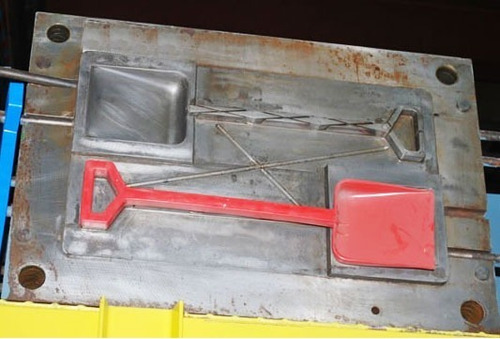 Moldes Para Inyeccion Y Soplado De Plastico En Facilidades (Usado)