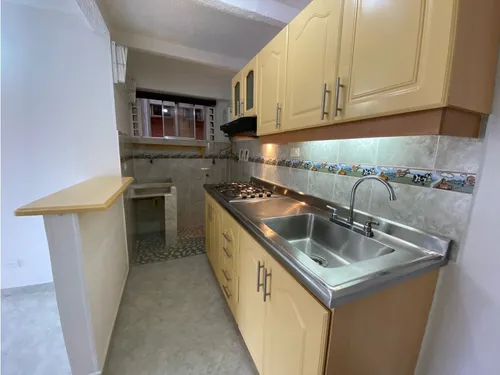 Apartamento En Venta Los Colores, Medellín