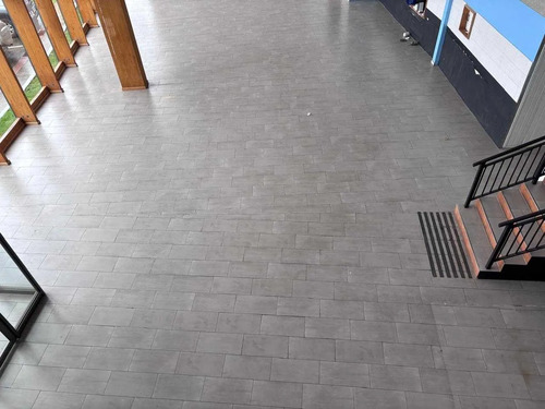 Espacioso Local En Valle Volcanes (155877)