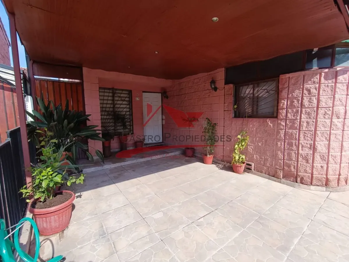 Imagen 2 de 20 de Casa De Dos Pisos, 3 Dormitorios 2 Baños, Quilicura