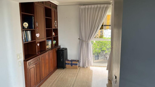 Bonito Pent House En Venta En La Urbanización Las Palmas