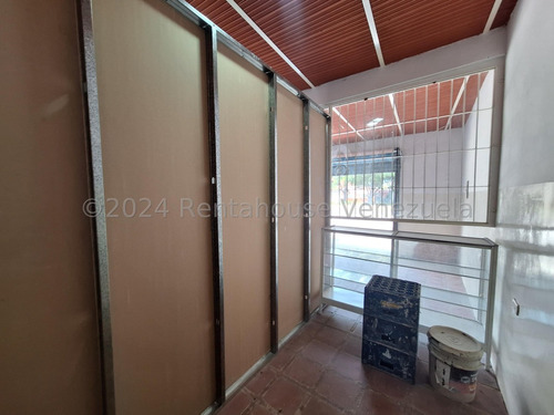 Local En Venta Paralela A La Av Constitucion, Con 121 Mt2 Disponible 24-22083 Irrr