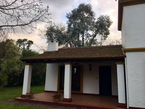 Casa Colonial Impecable En Un Lindo Lote Parquizado En Venta
