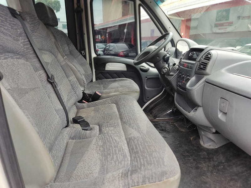 Imagem 11 de 15 de Peugeot Boxer Classy 2.3 Van 127cv 2011