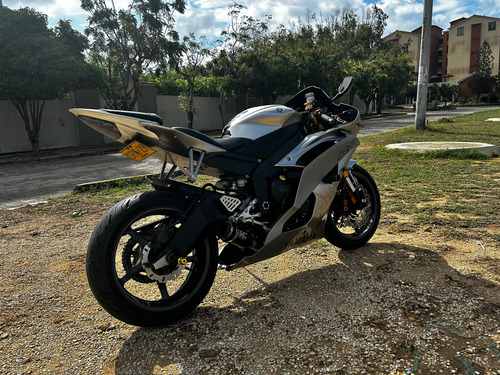 Hermosa Yamaha R6r Modelo 2008