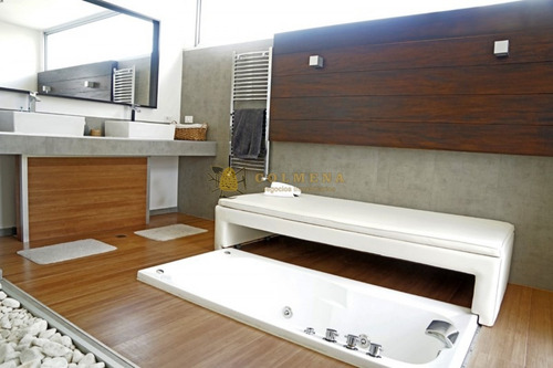Moderna Casa San Rafael- Ref: 2463