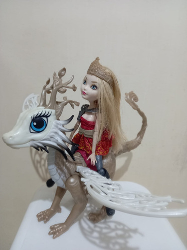 Ever After High Apple White Dragon Games Só Nós Temos
