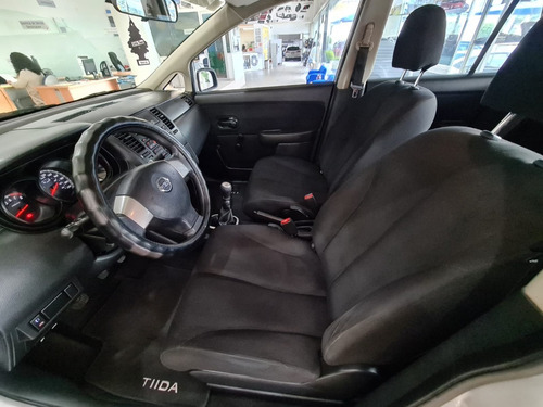 Imagen 11 de 14 de Nissan Tiida 2015