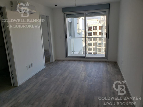 Apartamento De 2 Dormitorios En Venta En Centro