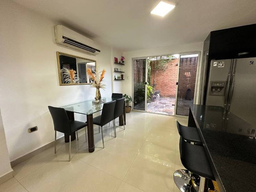 Townhouse Moderno En Villa La Fontana Socc