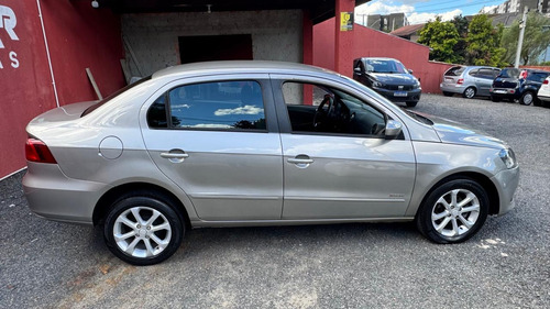 Volkswagen Voyage 1.0 Tretec Total Flex 4P