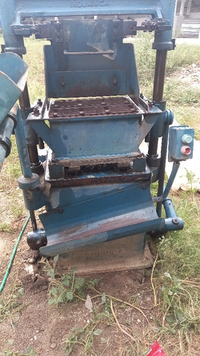 Maquina Vibrocompactadora Modelo A-1 Poco Uso.p/ Hacer Bloq. (Usado)