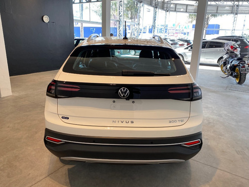 Imagen 5 de 14 de Volkswagen Nivus Highline 200tsi Vehiculosdeloeste