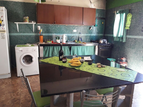 Venta De Casa Con Amplio Lote! Las Heras 3515