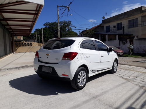 Imagem 8 de 14 de Onix 2017/17 Lt 1.4 Flex - Completo - Único Dono