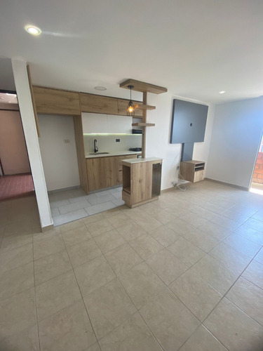 Venta De Apartamento Reformado En Pilarica Con Parqueadero Privado Cubierto