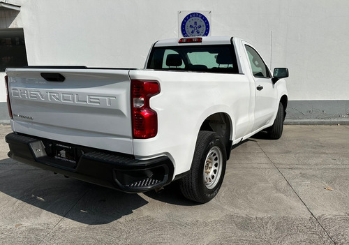 Chevrolet Silverado 4.3 V6 1500 WT Cabina Regular 4x2 At