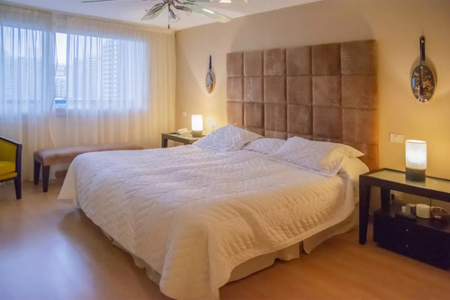 Departamento En Venta De 3 Dormitorios En Torre Nueva York.