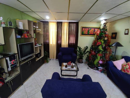 Imagen 5 de 19 de Se Vende Hermosa Moderna Y Remodelada Casa En Los Acuarianos El Limon Zona Aragua Buen Precio 04243785803