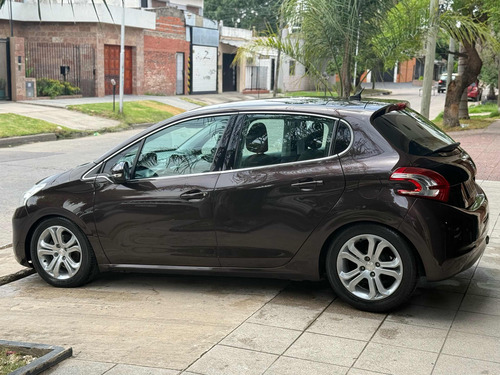 Peugeot 208 1.6 Feline