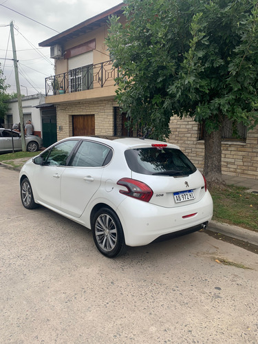Peugeot 208 1.6 Feline